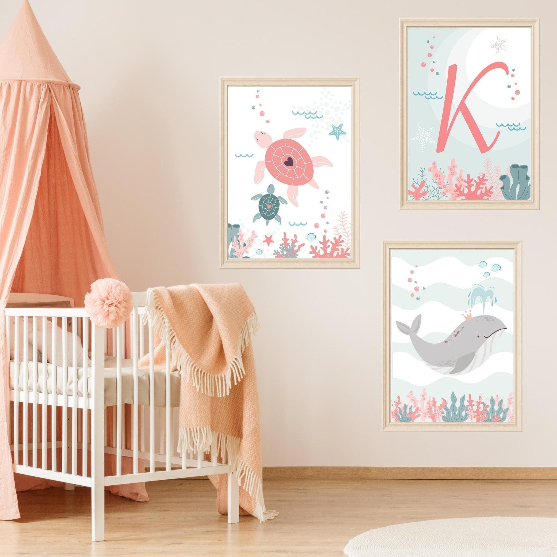 Baleine tortue  et lettre de prénom ocean - chambre enfant bébé - 3 affiches personnalisées Decoration - idee cadeau anniversaire naissance - Imagine.affiche