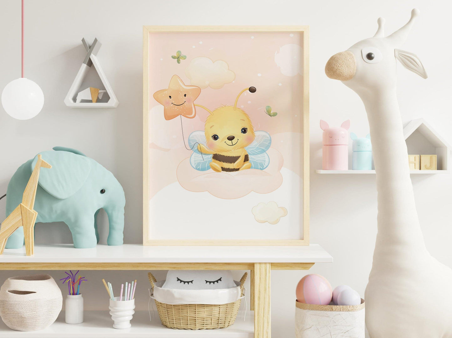Affiches Abeille mignonne illustration - chambre enfant bébé - Décoration fille - Idée cadeau Naissance - Thème animaux - bee cute - A4 A3 - Imagine.affiche