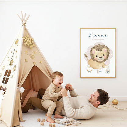 Affiche de naissance personnalisée "Lion" - bébé et papa qui jouent avec une belle affiche naissance lion en déco de salle de jeu