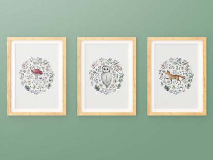 Affiche illustration forêt sur le thème de la Nature et la forêt avec fleurs et feuilles en rond style épuré pour décoration chambre bébé