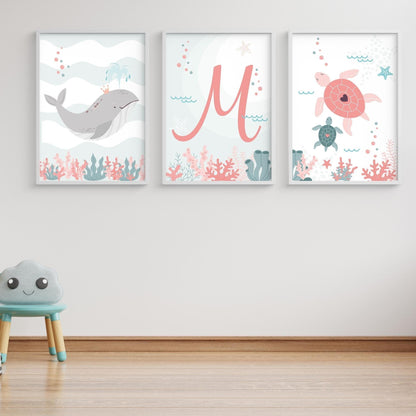 Baleine tortue  et lettre de prénom ocean - chambre enfant bébé - 3 affiches personnalisées Decoration - idee cadeau anniversaire naissance - Imagine.affiche
